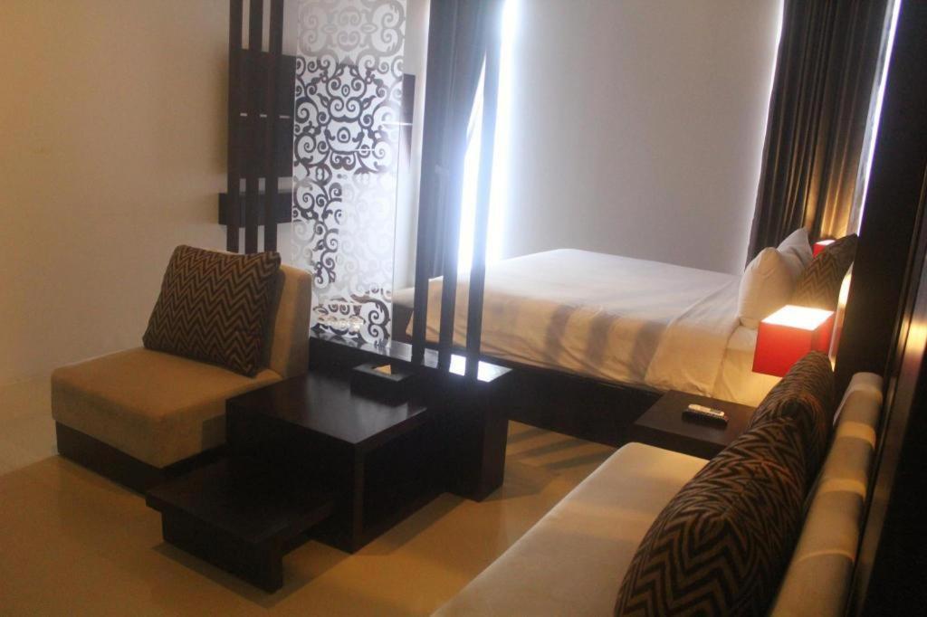 Prima Sr Hotel & Convention Yogyakarta Sleman  Exteriör bild