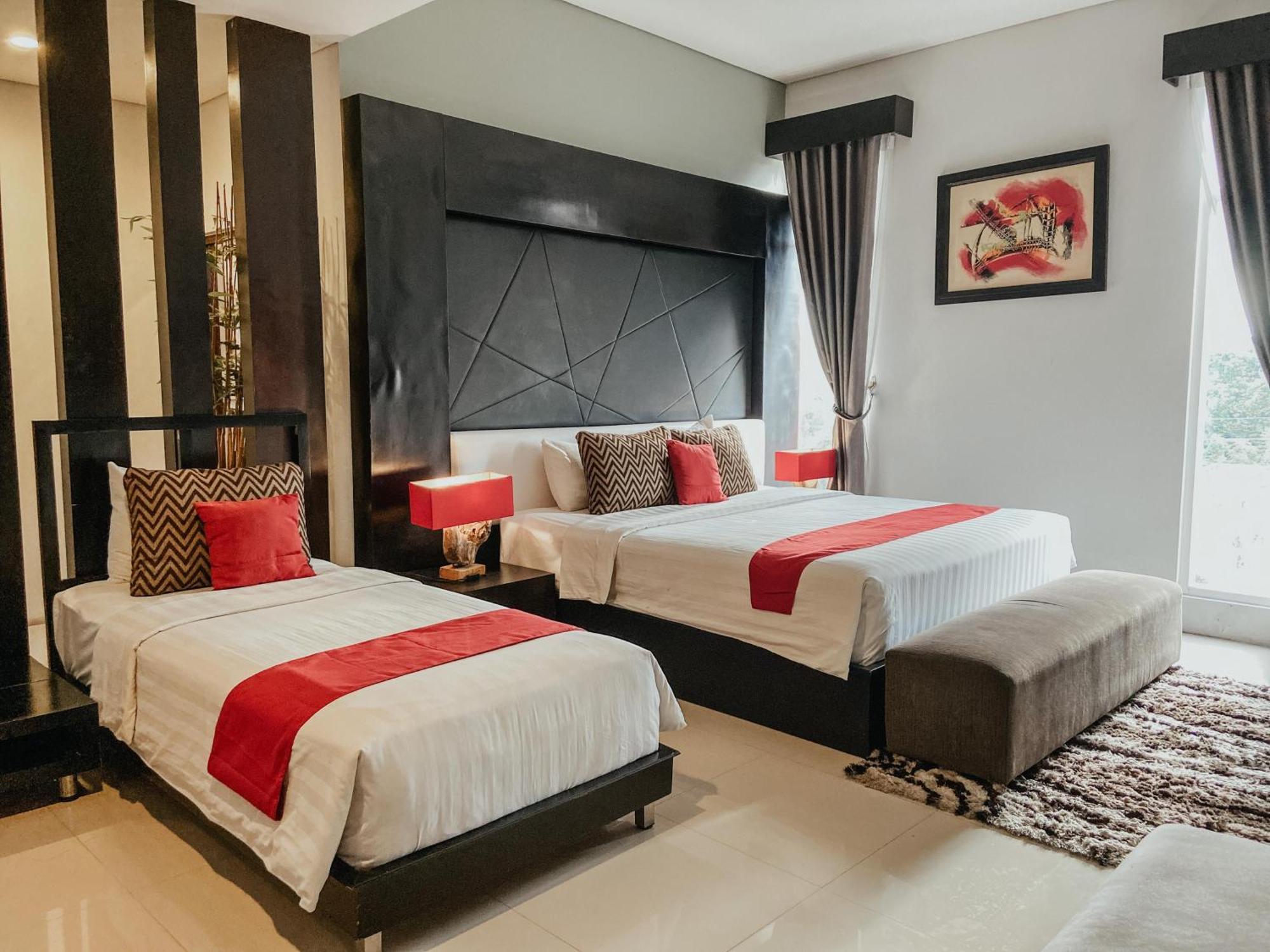 Prima Sr Hotel & Convention Yogyakarta Sleman  Exteriör bild