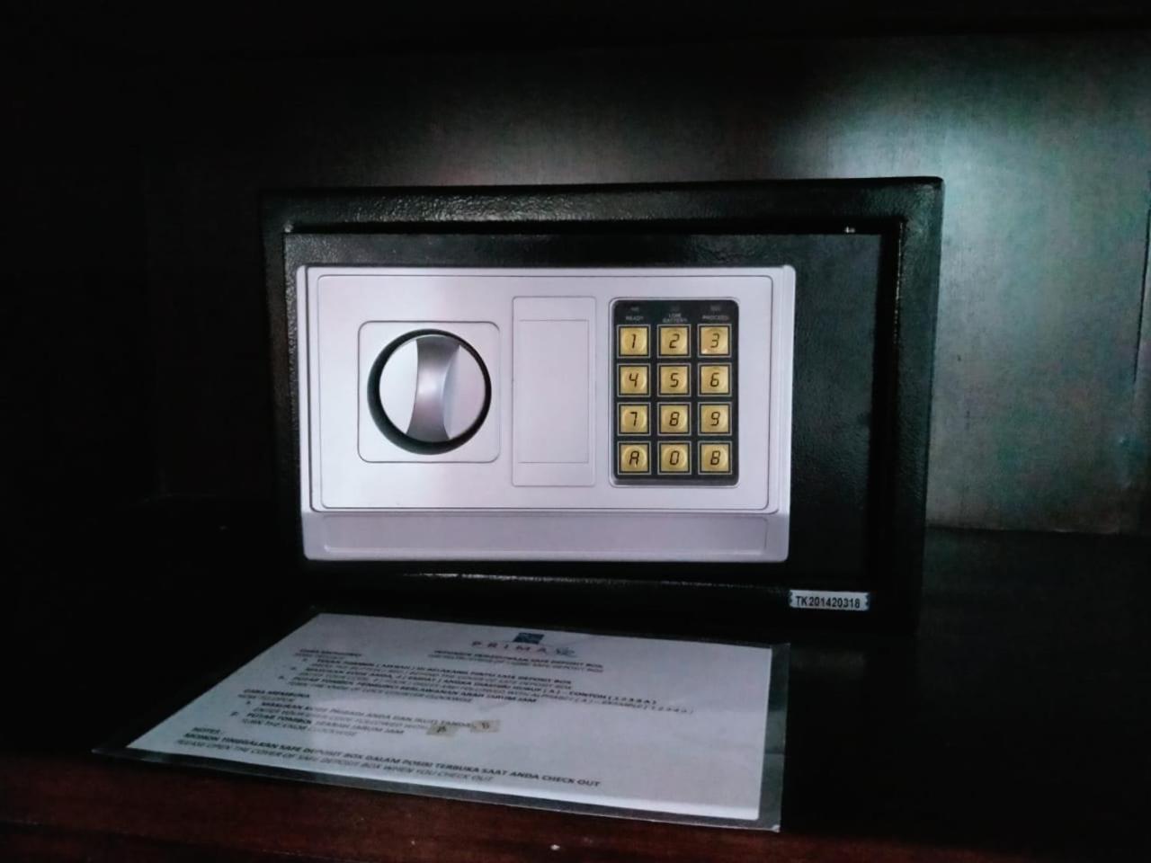 Prima Sr Hotel & Convention Yogyakarta Sleman  Exteriör bild