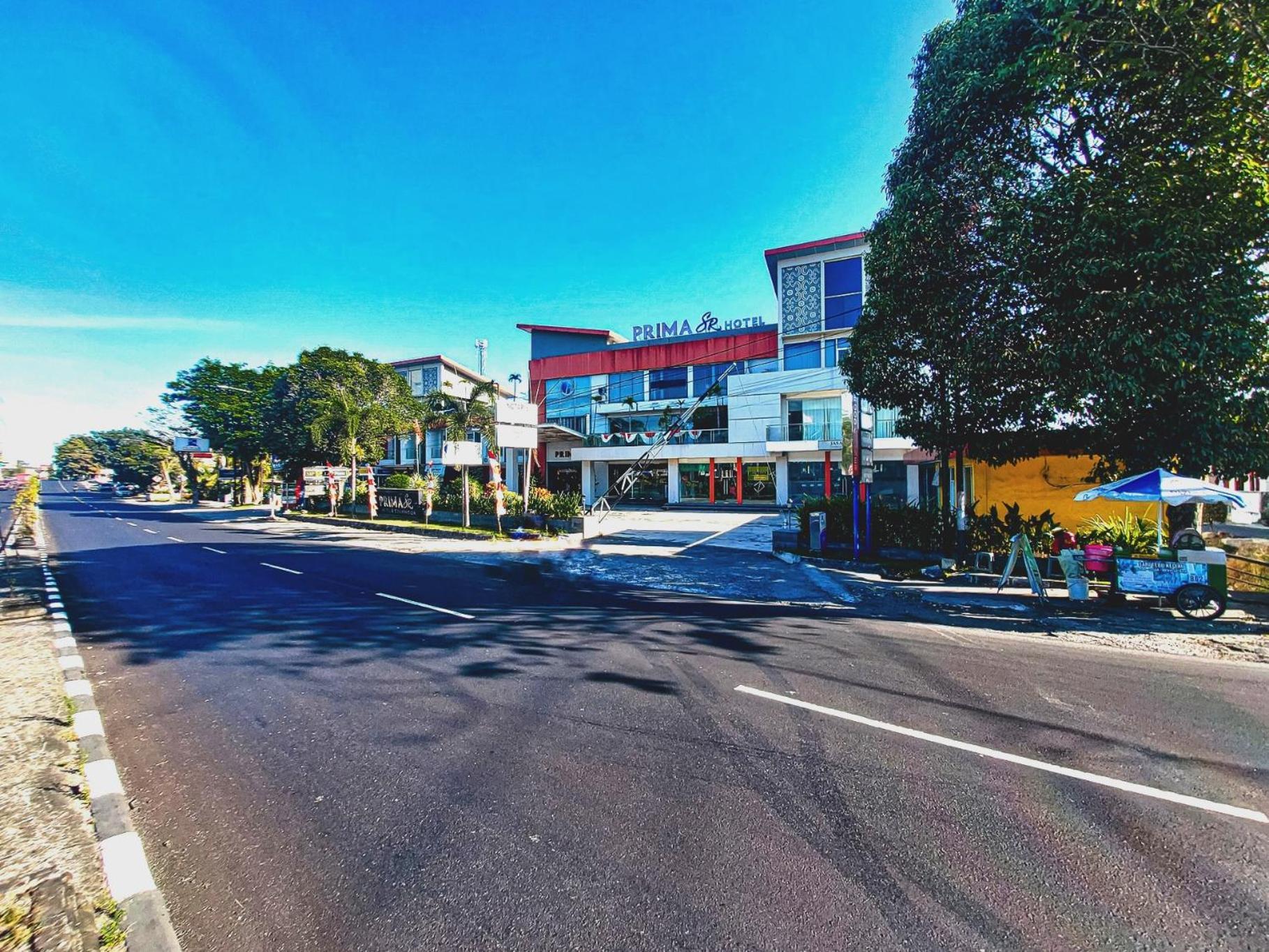 Prima Sr Hotel & Convention Yogyakarta Sleman  Exteriör bild