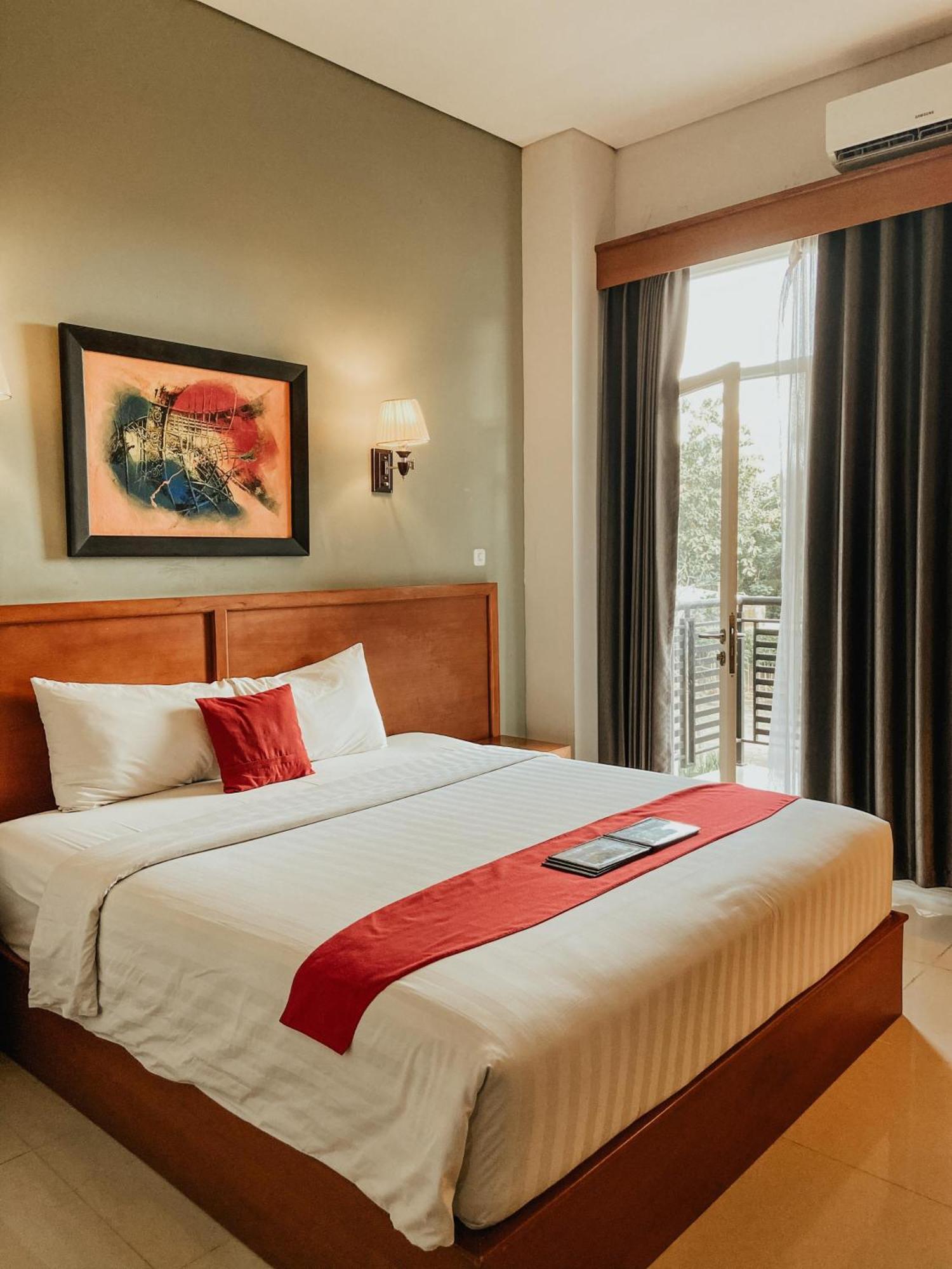Prima Sr Hotel & Convention Yogyakarta Sleman  Exteriör bild