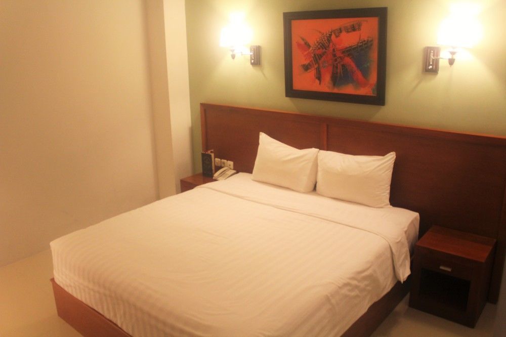 Prima Sr Hotel & Convention Yogyakarta Sleman  Exteriör bild