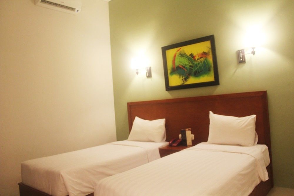 Prima Sr Hotel & Convention Yogyakarta Sleman  Exteriör bild