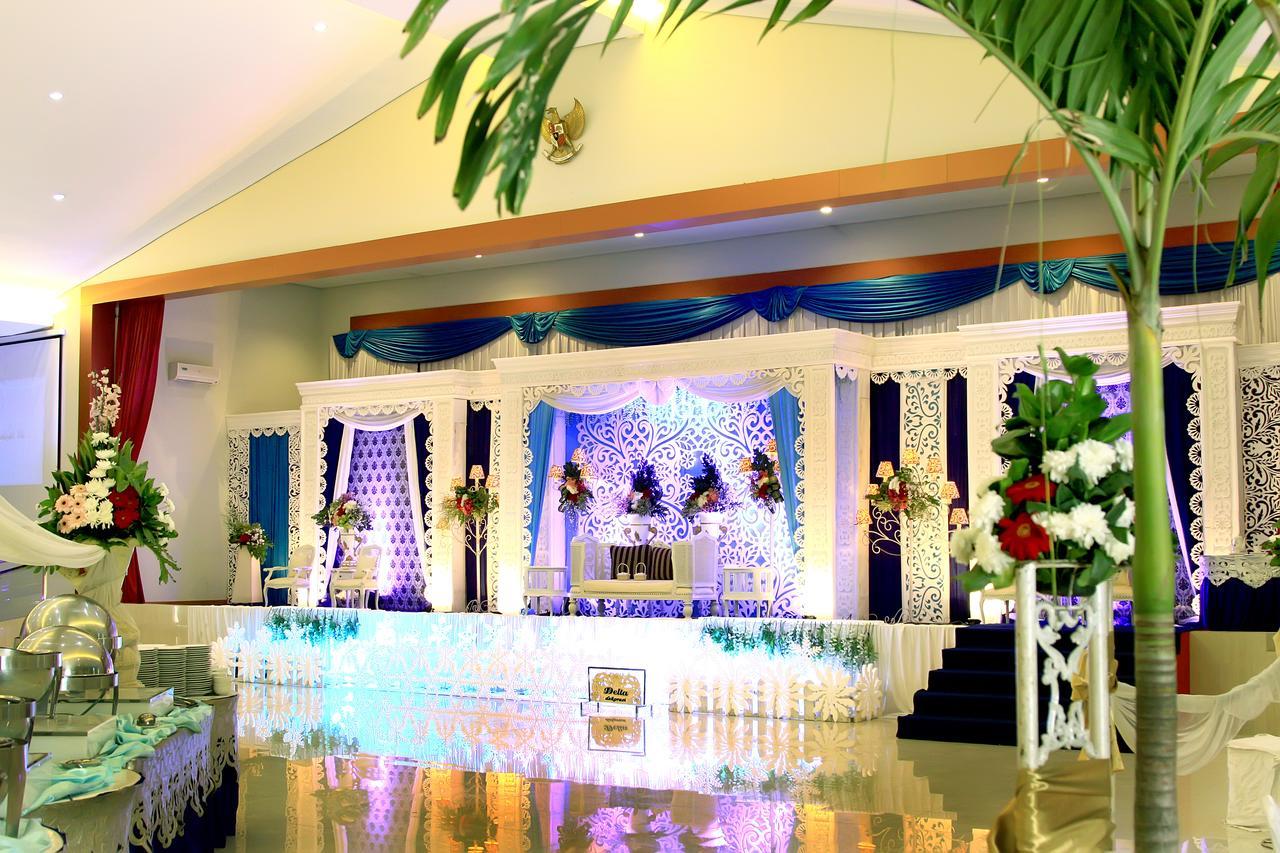 Prima Sr Hotel & Convention Yogyakarta Sleman  Exteriör bild