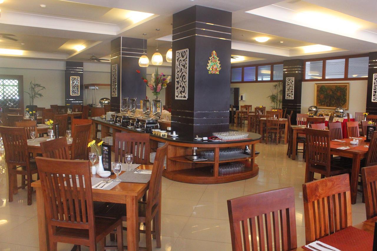 Prima Sr Hotel & Convention Yogyakarta Sleman  Exteriör bild