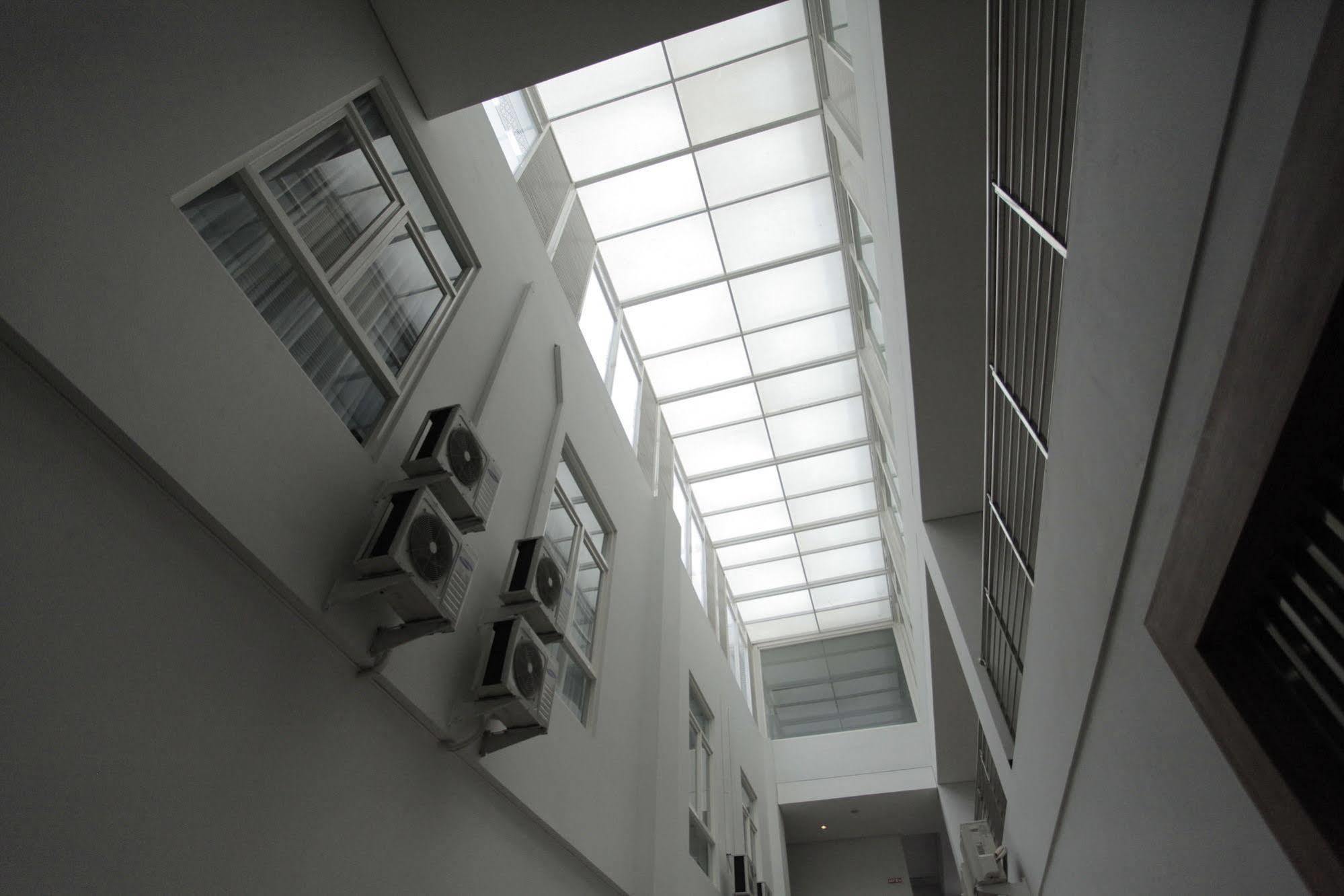 Prima Sr Hotel & Convention Yogyakarta Sleman  Exteriör bild