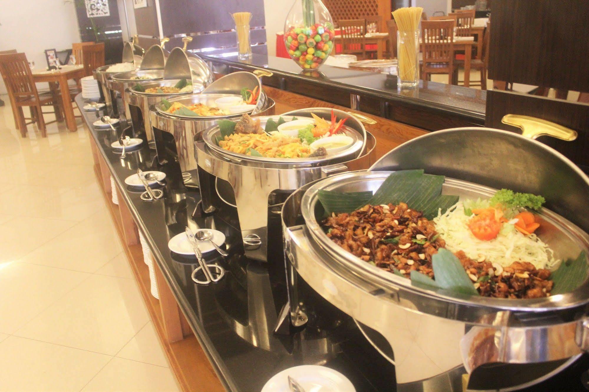 Prima Sr Hotel & Convention Yogyakarta Sleman  Exteriör bild